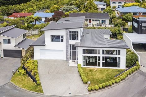 Photo of property in 5 Linacre Way, Tawa, Wellington, 5028
