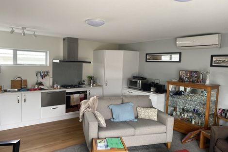 Photo of property in 8 Hadfield Place, Paraparaumu Beach, Paraparaumu, 5032