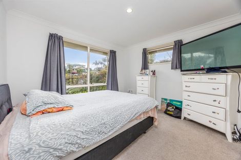 Photo of property in 5 Kasia Close, Massey, Auckland, 0614