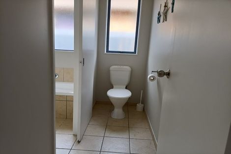 Photo of property in 32 Kayes Road, Pukekohe, 2120