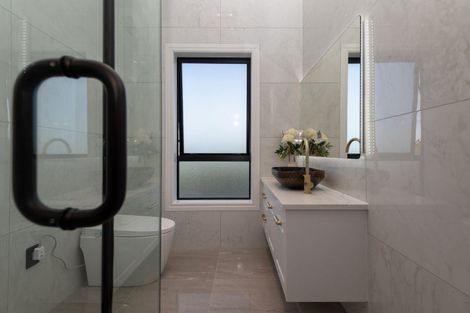 Photo of property in 83 Griggs Road, East Tamaki Heights, Auckland, 2016