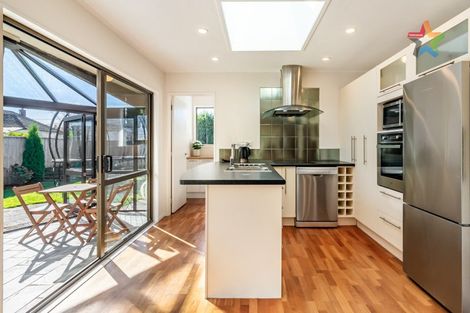 Photo of property in 28 Mcenroe Grove, Naenae, Lower Hutt, 5011