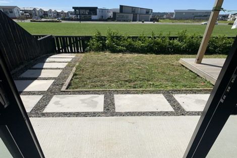 Photo of property in 9 Irving Place, Hobsonville, Auckland, 0616