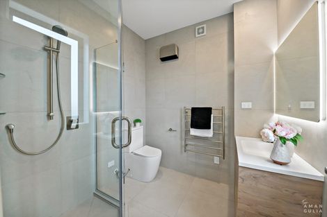 Photo of property in 15 Mara Way, Sunnyvale, Auckland, 0612