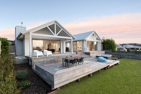 Photo of property in 7 Broadwater Close, Pyes Pa, Tauranga, 3112