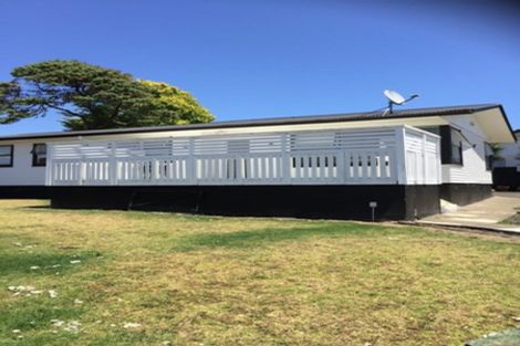 Photo of property in 42 Kemble Close, Mangere, Auckland, 2022