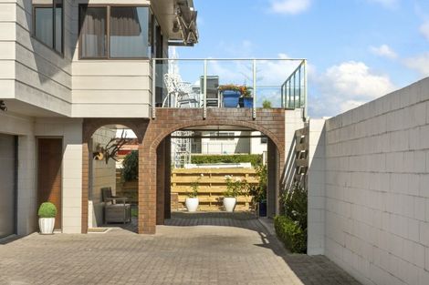 Photo of property in 4 Prince Avenue, Mount Maunganui, 3116