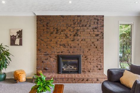 Photo of property in 33 Highland Place, Avonhead, Christchurch, 8042