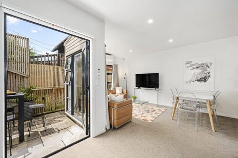 Photo of property in 2a Lewisville Terrace, Thorndon, Wellington, 6011