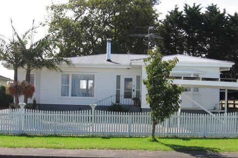 Photo of property in 12 Darcy Place, Massey, Auckland, 0614