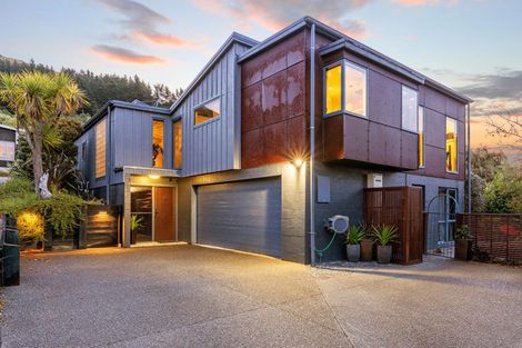 Photo of property in 77 Port Hills Road, Heathcote Valley, Christchurch, 8022