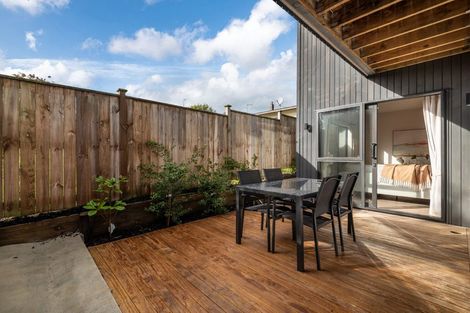 Photo of property in 21e Montgomery Avenue, Belmont, Auckland, 0622