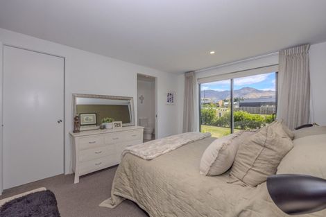 Photo of property in 20 Mount Nicholas Avenue, Wanaka, 9305