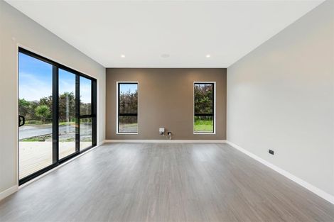 Photo of property in 12 Emerald Avenue, Rosehill, 2113