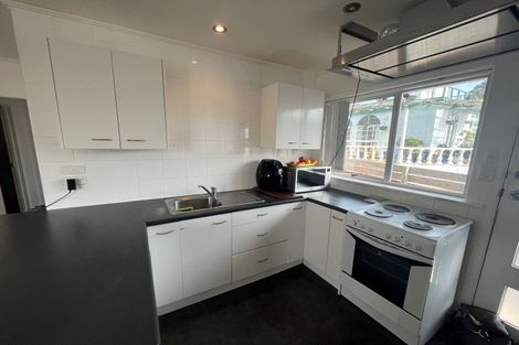 Photo of property in 118 Mcleod Road, Te Atatu South, Auckland, 0610