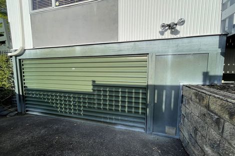 Photo of property in 33 Kurnell Drive, Botany Downs, Auckland, 2010