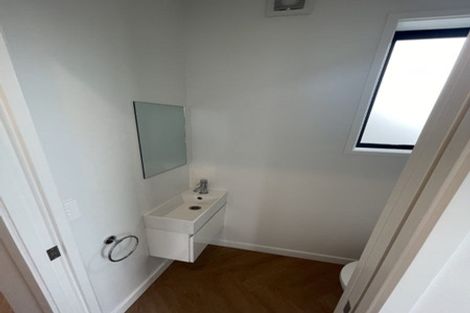 Photo of property in 35 Lewis Road, Pakuranga, Auckland, 2010