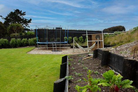 Photo of property in 35 Paetawa Road, Peka Peka, Waikanae, 5391