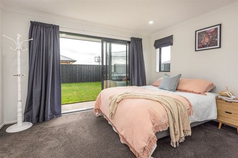 Photo of property in 19 Broadway Parade, Rolleston, 7615