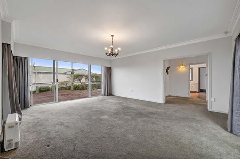 Photo of property in 111 Pioneer Road, Moturoa, New Plymouth, 4310