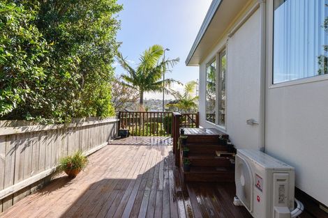 Photo of property in 60 Hewlett Road, Massey, Auckland, 0614