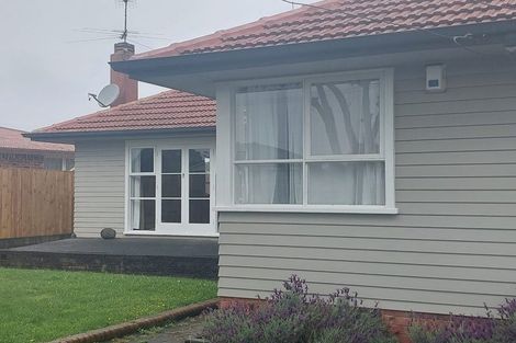 Photo of property in 15 Wakefield Road, Favona, Auckland, 2024