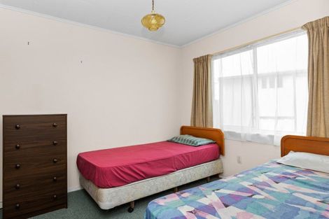 Photo of property in 2/24 Oxford Street, Taradale, Napier, 4112