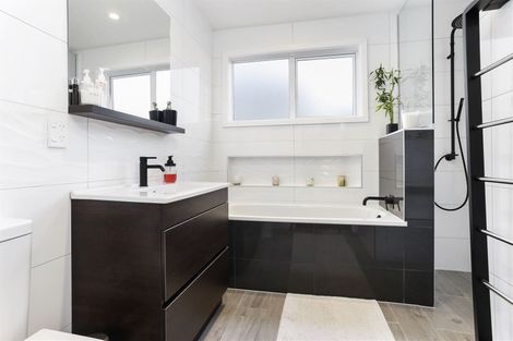 Photo of property in 1/84 Birkenhead Avenue, Birkenhead, Auckland, 0626