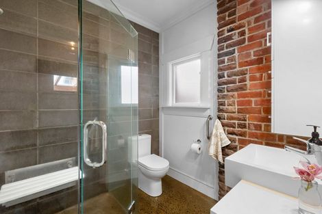 Photo of property in 20 Wallace Place, Westown, New Plymouth, 4310