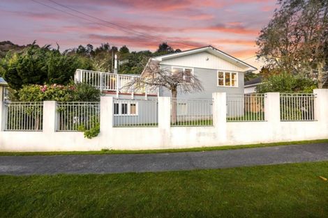 Photo of property in 69 Thomas Street, Stokes Valley, Lower Hutt, 5019