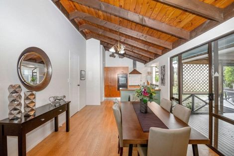 Photo of property in 9 Moxham Grove, Massey, Auckland, 0614