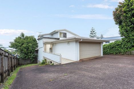 Photo of property in 17 Sea Vista Avenue, Beach Haven, Auckland, 0626