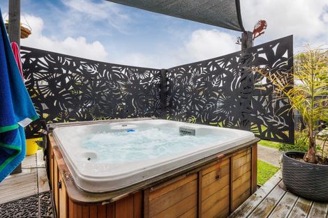 Photo of property in 10 Adams Place, Kelvin Grove, Palmerston North, 4414