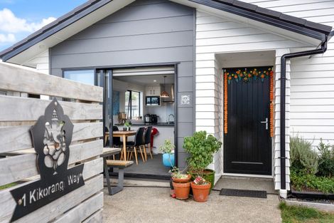 Photo of property in 1 Kikorangi Way, Paraparaumu, 5032