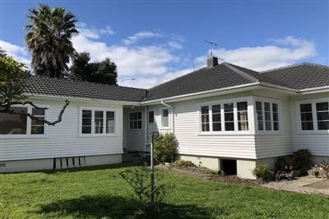 Photo of property in 1 Wairau Road, Milford, Auckland, 0627
