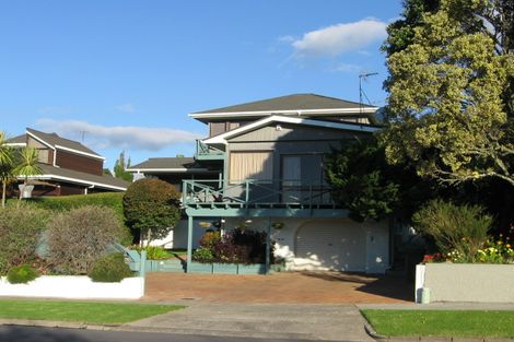 Photo of property in 6a Takutai Avenue, Bucklands Beach, Auckland, 2012