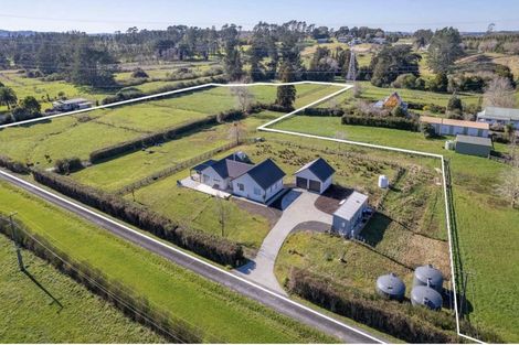 Photo of property in 32 Brookvale Lane, Taupaki, Henderson, 0782