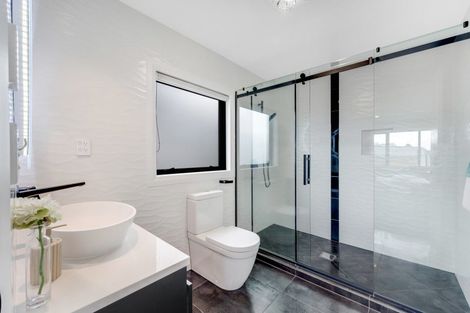 Photo of property in 45 Armstrong Farm Drive, East Tamaki Heights, Auckland, 2016