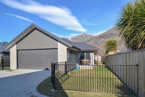 Photo of property in 8b Judge And Jury Drive, Lake Hayes, Queenstown, 9304