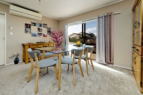 Photo of property in 1/7 Spring Grove, Henderson, Auckland, 0612