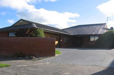 Photo of property in 98 John F Kennedy Drive, Milson, Palmerston North, 4414