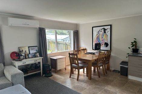 Photo of property in 2/22 Neptune Avenue, Beach Haven, Auckland, 0626