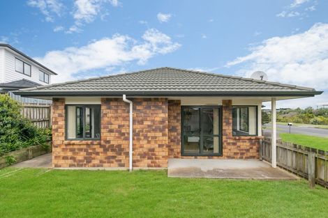 Photo of property in 64 Naylors Drive, Mangere, Auckland, 2022