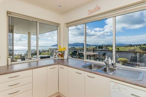 Photo of property in 2 Ocean View Road, Cable Bay, 0420