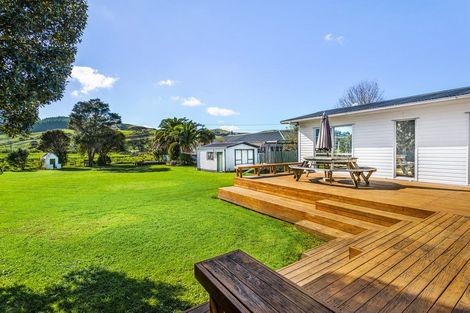 Photo of property in 50 Awaroa Road, Helensville, 0800