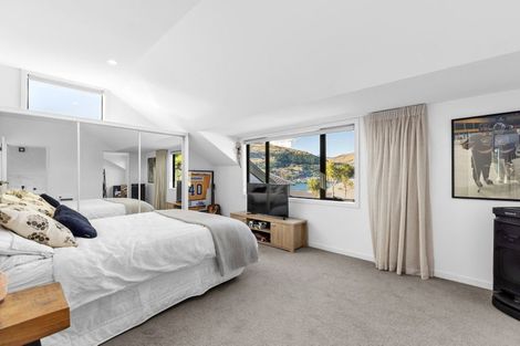 Photo of property in 8 Elizabeth Place, Kelvin Heights, Queenstown, 9300
