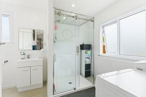 Photo of property in 52 Parsons Street, Saint Johns Hill, Whanganui, 4501