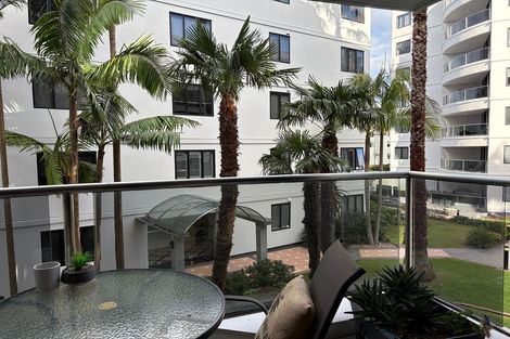 Photo of property in 1f/175 Hurstmere Road, Takapuna, Auckland, 0622
