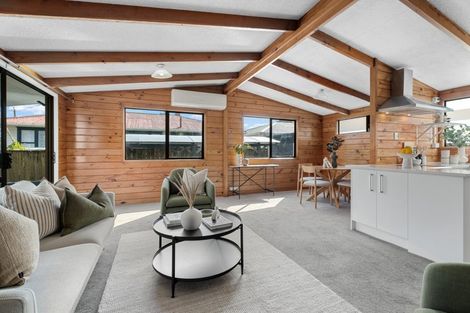 Photo of property in 1/49 Larnoch Road, Henderson, Auckland, 0610