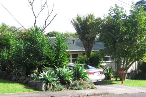 Photo of property in 30 Woodfern Crescent, Titirangi, Auckland, 0604